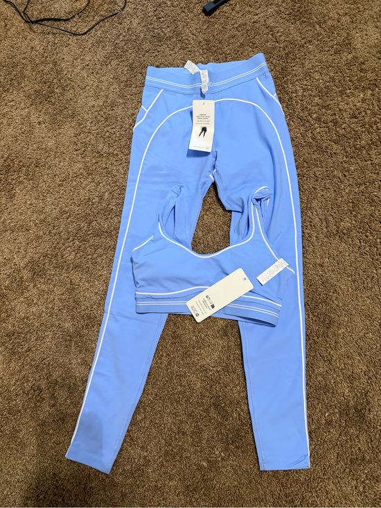 ALO Yoga Pants - Alo Light Blue Active Leggings with Matching Sports Bra
